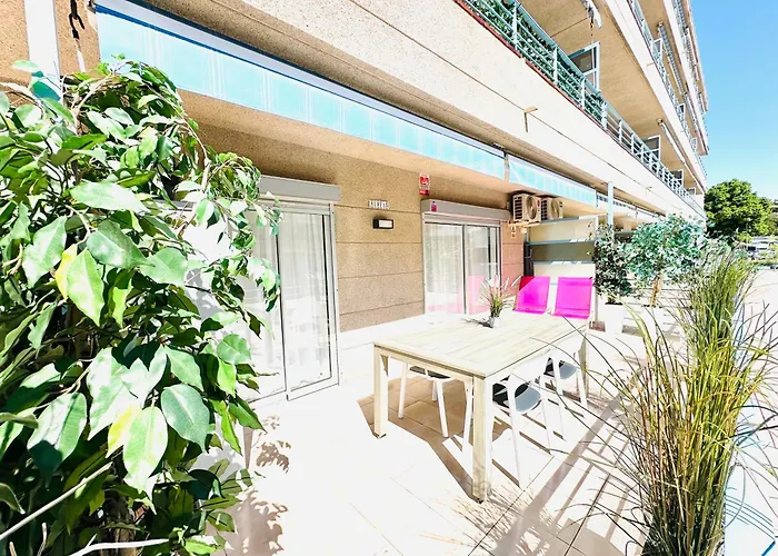 Apartamento con Terraza y Piscina